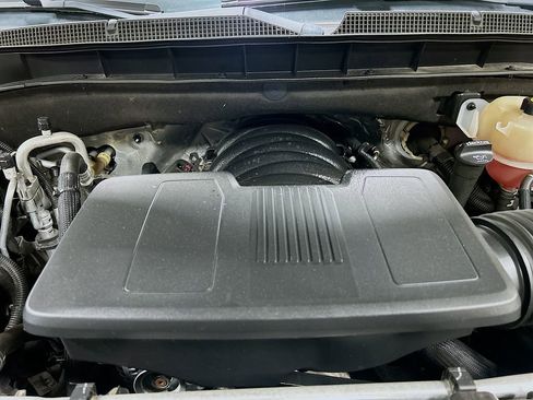 Used 2022 Chevrolet Tahoe RST w/ Sport Performance Package image 33