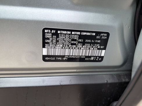 Used 2025 Mitsubishi Outlander SE FWD image 7