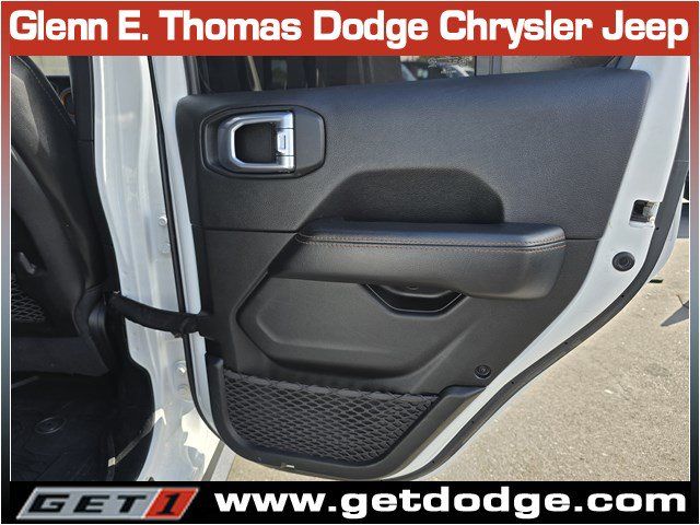 Used 2022 Jeep Gladiator Mojave w/ Trailer Tow Package AWD/4WD image 31