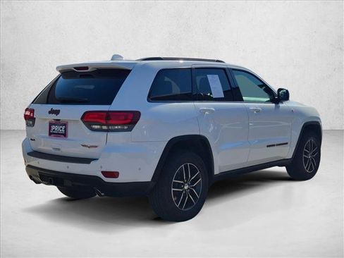 Used 2017 Jeep Grand Cherokee Trailhawk w/ Trailhawk Luxury Group AWD/4WD image 5