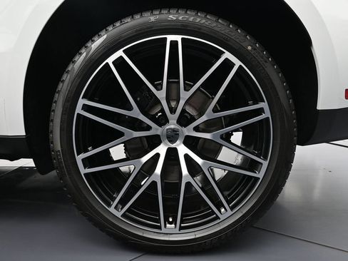 Used 2026 Porsche Macan AWD/4WD image 26