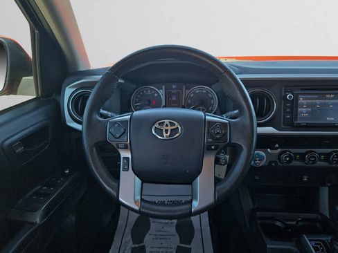 Used 2017 Toyota Tacoma SR5 w/ Tow Package image 12