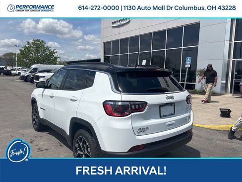 Used 2025 Jeep Compass Limited image 6