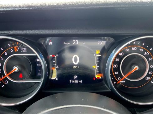Used 2018 Jeep Wrangler Unlimited Sahara AWD/4WD image 26
