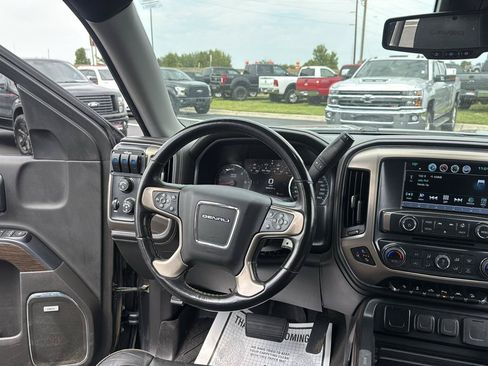 Used 2018 GMC Sierra 1500 Denali AWD/4WD image 27