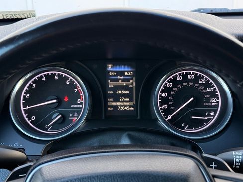 Used 2019 Toyota Camry image 22