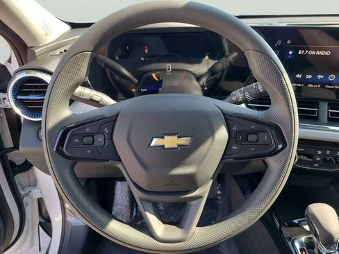 New 2026 Chevrolet Trax LT image 19