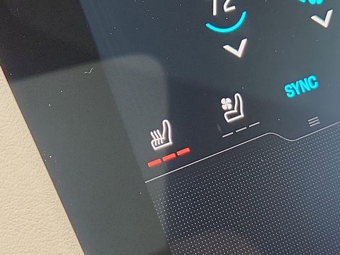 Used 2025 Porsche Taycan image 25