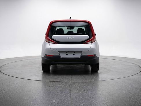 Used 2025 Kia Soul LX w/ LX Technology Package FWD image 7