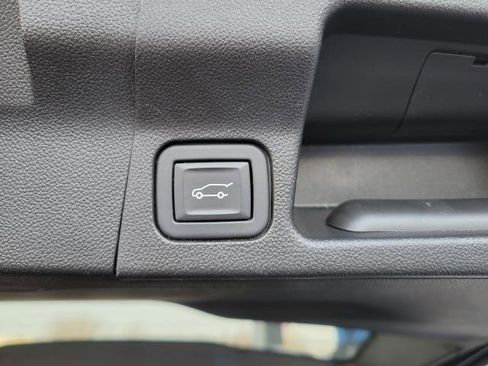 Used 2023 GMC Acadia SLE w/ Driver Convenience Package image 29