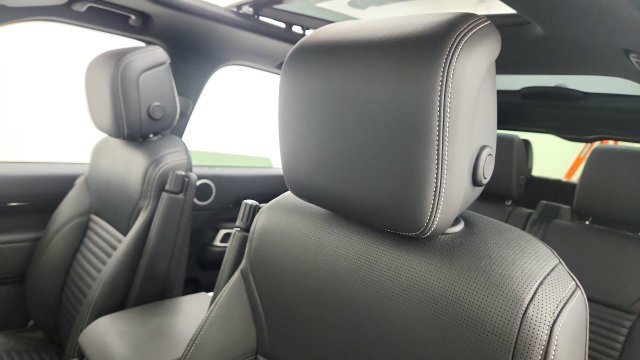 Used 2025 Land Rover Discovery S AWD/4WD image 48