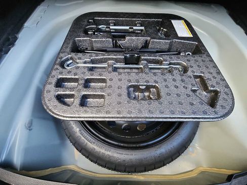 Used 2024 Toyota Corolla LE image 24