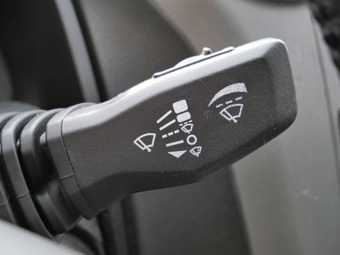 Used 2013 Chevrolet Captiva Sport LT w/ Convenience Package image 28