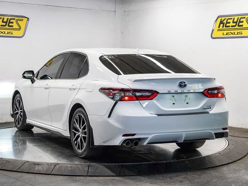 Used 2024 Toyota Camry SE w/ Audio Upgrade Package FWD image 2