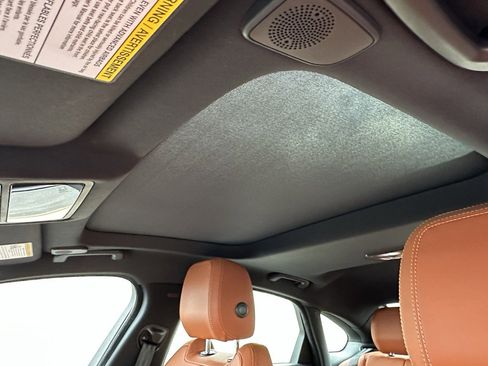 Used 2023 Jaguar XF R-Dynamic SE image 4