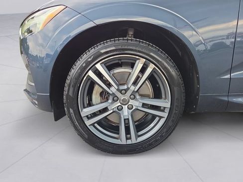 Used 2021 Volvo XC60 T6 Momentum AWD/4WD image 9