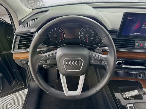 Used 2023 Audi Q5 2.0T Premium w/ Convenience Package AWD/4WD image 15
