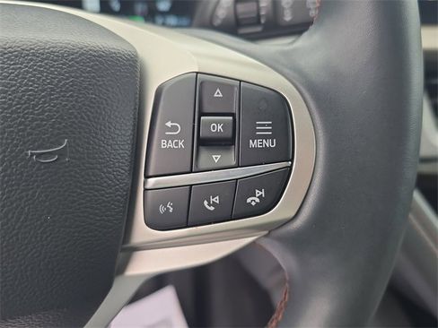 Used 2025 Ford Explorer Active w/ Active Comfort Package image 23