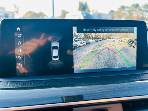 Used 2018 BMW 320i xDrive Sedan w/ Premium Package image 27