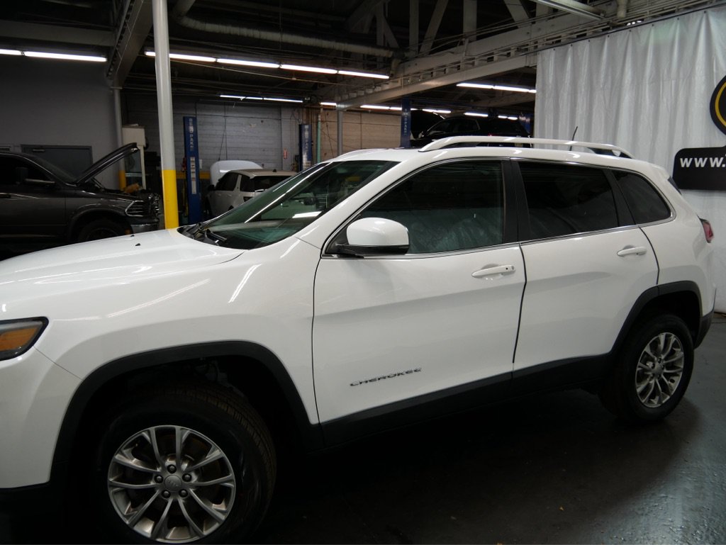 Used 2019 Jeep Cherokee Latitude Plus w/ Comfort/Convenience Group AWD/4WD image 5