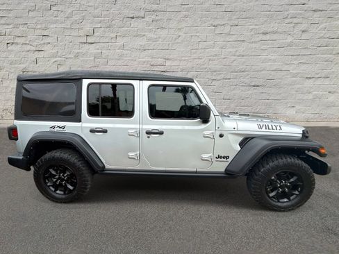 Used 2022 Jeep Wrangler Unlimited Sport AWD/4WD image 4
