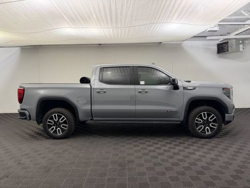 Used 2025 GMC Sierra 1500 AT4 w/ Technology Package AWD/4WD image 8