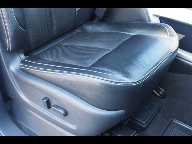 Used 2019 Nissan Titan PRO-4X w/ Pro-4x Convenience Package AWD/4WD image 14