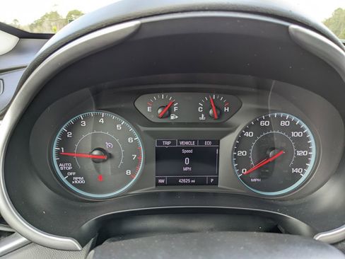 Used 2025 Chevrolet Malibu LT image 24