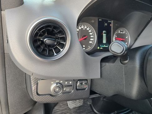 Used 2020 Mercedes-Benz Sprinter 2500 image 42
