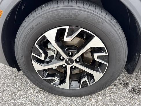 Used 2025 Kia Sportage EX FWD image 42