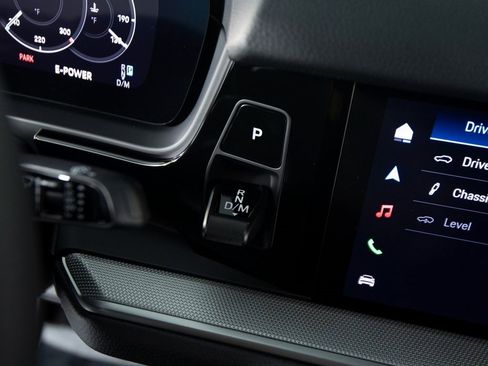 New 2026 Porsche Cayenne S image 23