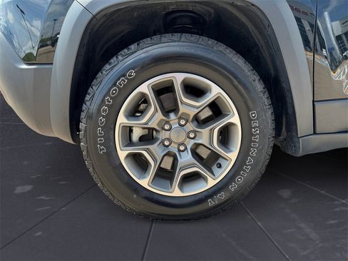 Used 2022 Jeep Cherokee Trailhawk w/ Comfort/Convenience Group image 14