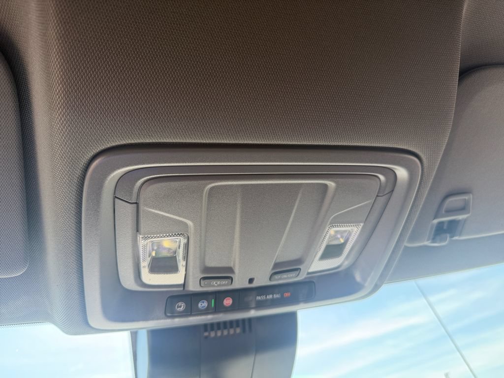Certified 2025 Chevrolet Silverado 1500 LT AWD/4WD image 23