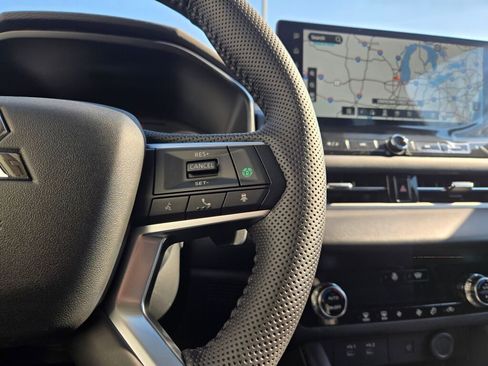 New 2026 Mitsubishi Outlander SE image 27