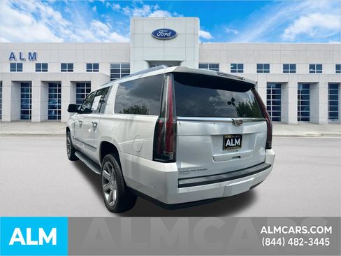 Used 2020 Cadillac Escalade ESV Luxury RWD image 8