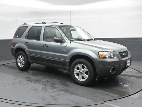 Used 2007 Ford Escape XLT image 1