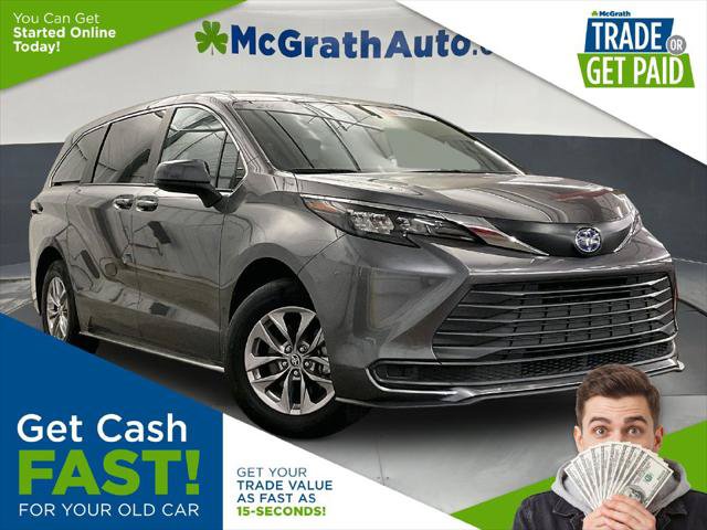 Certified 2025 Toyota Sienna LE FWD image 1