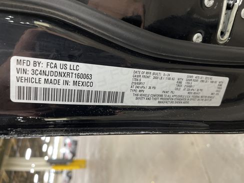 Used 2024 Jeep Compass Trailhawk w/ Trailhawk Convenience Group image 28