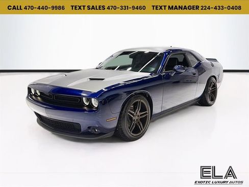 Used 2017 Dodge Challenger SXT Plus RWD image 1