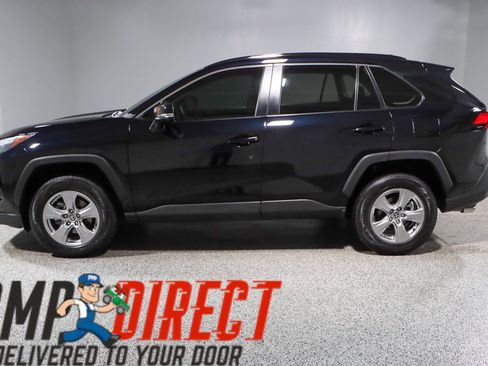 Used 2022 Toyota RAV4 XLE image 10