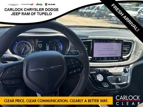 Used 2022 Chrysler Pacifica Touring FWD image 27