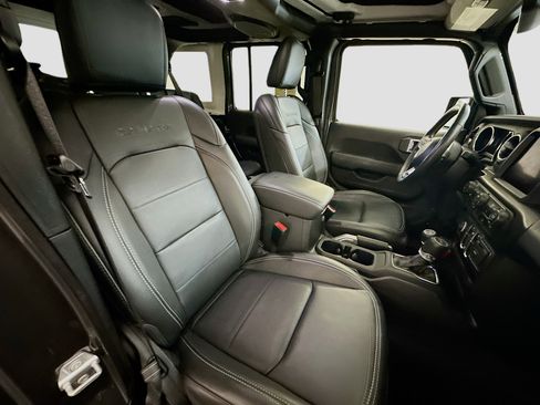 Used 2023 Jeep Wrangler Sahara w/ Cold Weather Group image 32