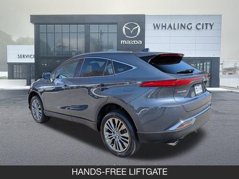Used 2023 Toyota Venza XLE AWD/4WD image 5