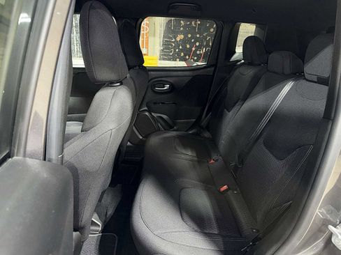 Used 2021 Jeep Renegade Latitude image 17