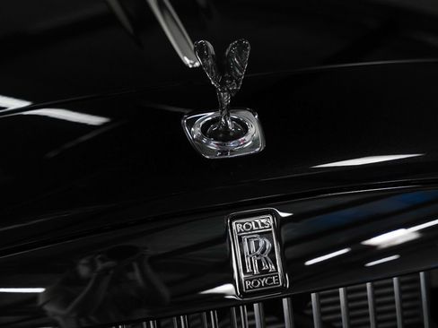 Used 2017 Rolls-Royce Wraith RWD image 13