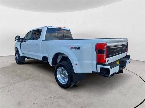 Certified 2025 Ford F450 Platinum w/ FX4 Off-Road Package image 3
