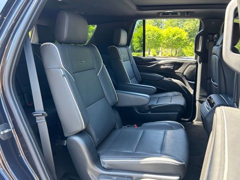 Used 2023 Cadillac Escalade Premium Luxury RWD image 47