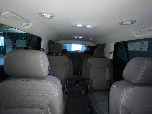 Used 2020 Chevrolet Traverse LT image 32