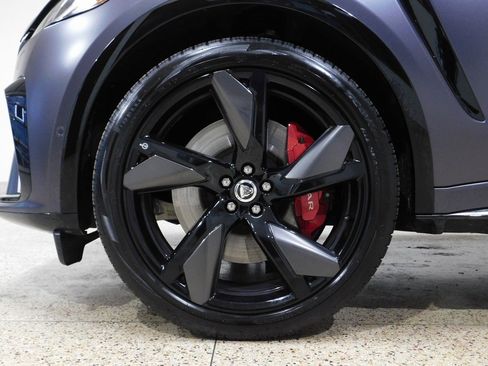 Used 2024 Jaguar F-PACE SVR image 20