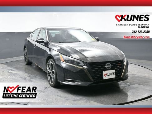 Used 2024 Nissan Altima 2.5 SR image 1